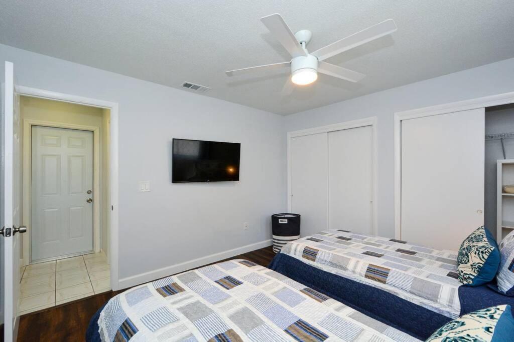 Cozy, Fido-Friendly Pool Home Just 4 Miles To The Beach! Венис Экстерьер фото